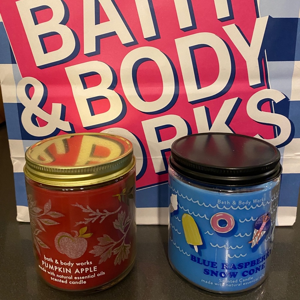 2 New Candles- 🕯 💜 sold as a pair